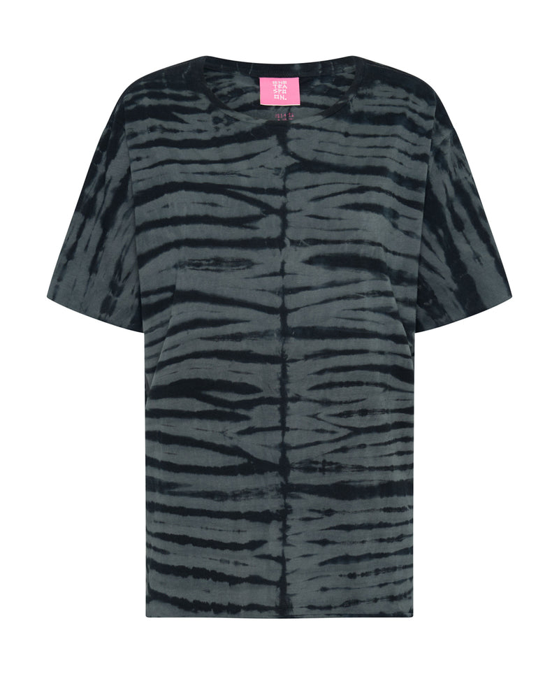 T-shirt with tie dye effect