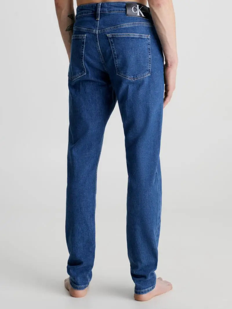  Tapered jeans