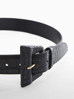 Belt with geometric buckle