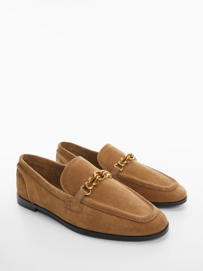 Loafers with decorative chain